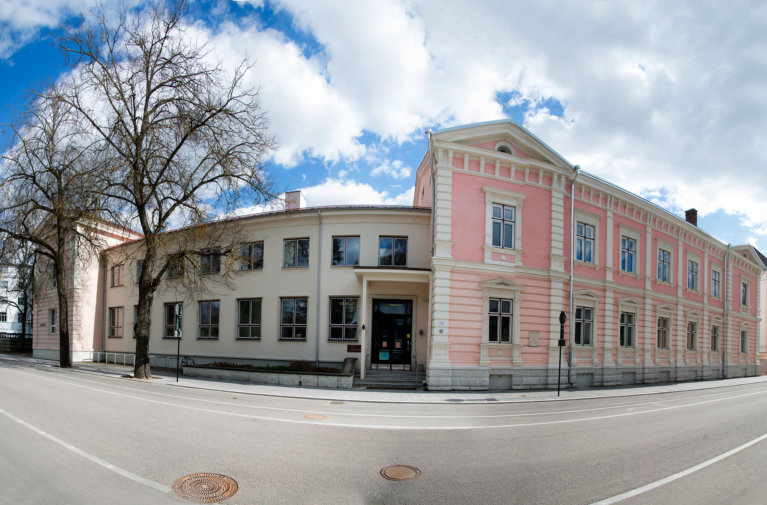 Eesti Kirjandusmuuseum kevadel